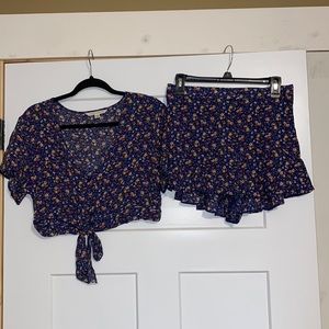 American eagle 2 piece crop top/ short set